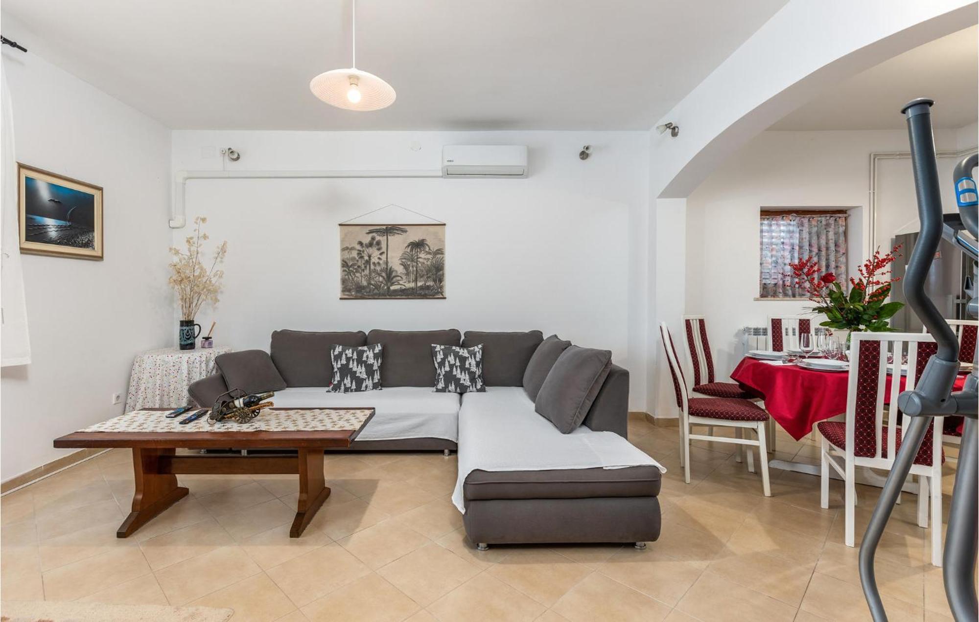 2 Bedroom Gorgeous Apartment In Kostrena Dış mekan fotoğraf