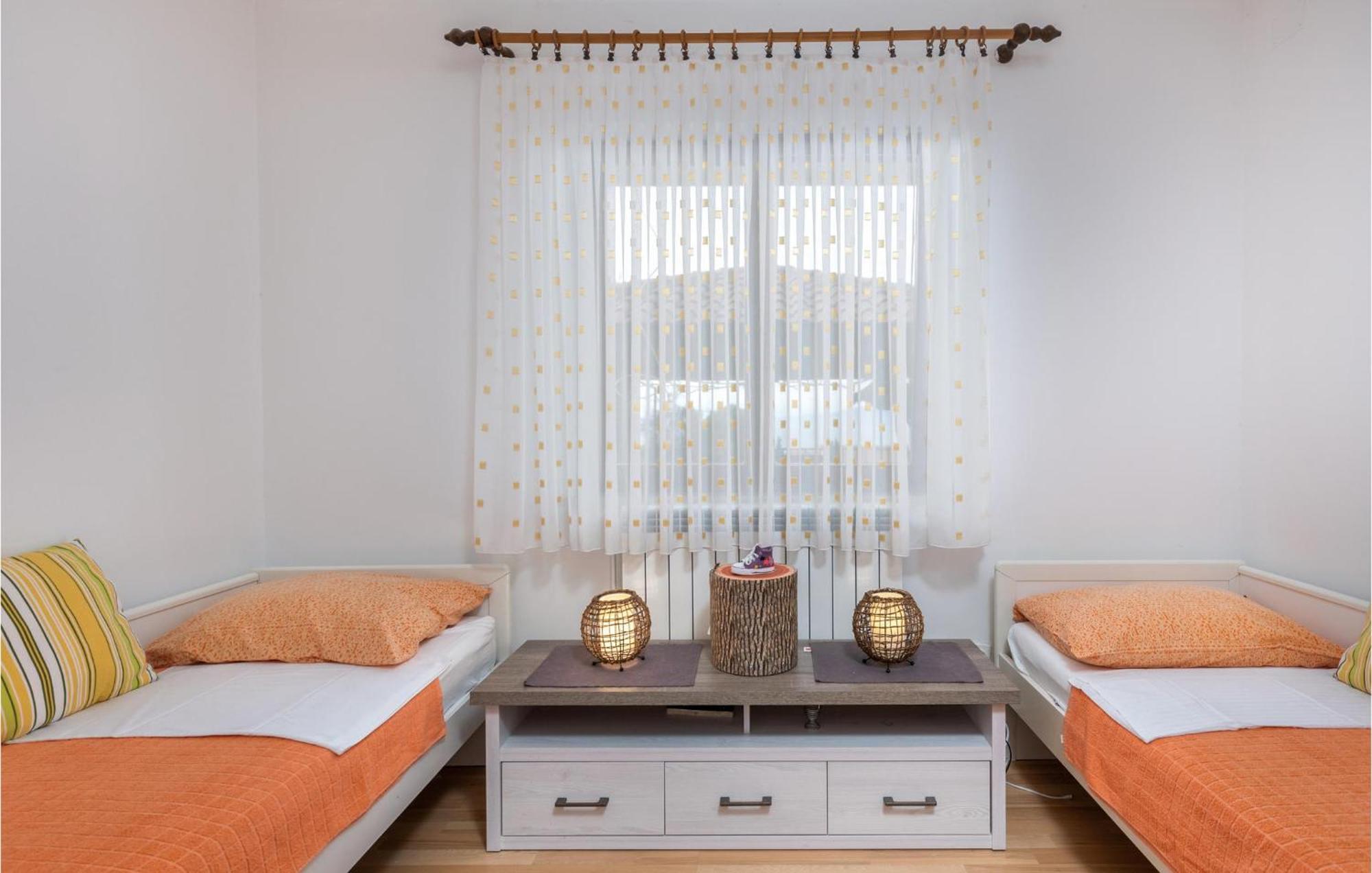 2 Bedroom Gorgeous Apartment In Kostrena Dış mekan fotoğraf