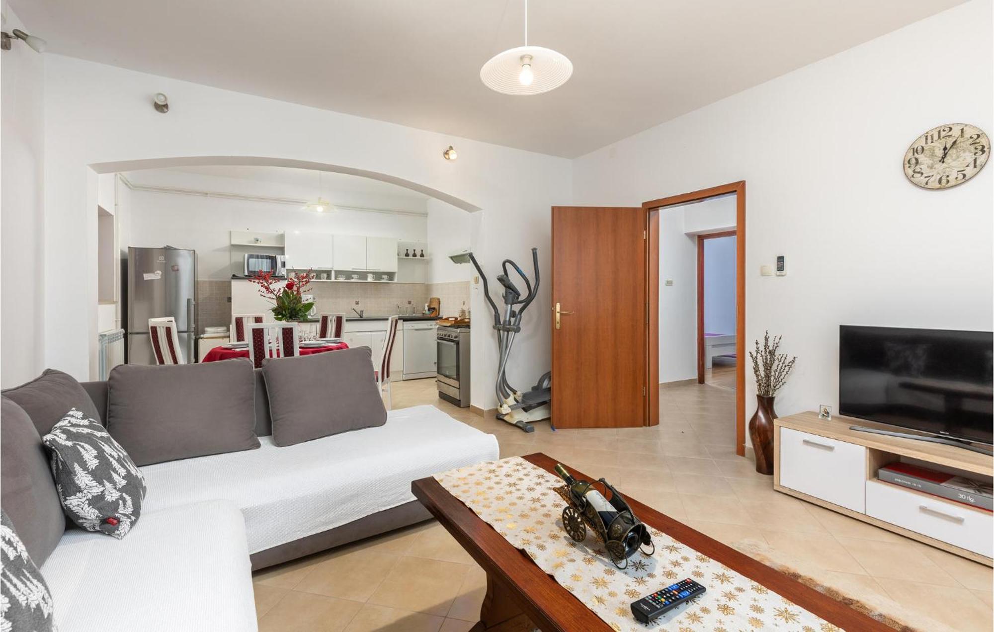 2 Bedroom Gorgeous Apartment In Kostrena Dış mekan fotoğraf